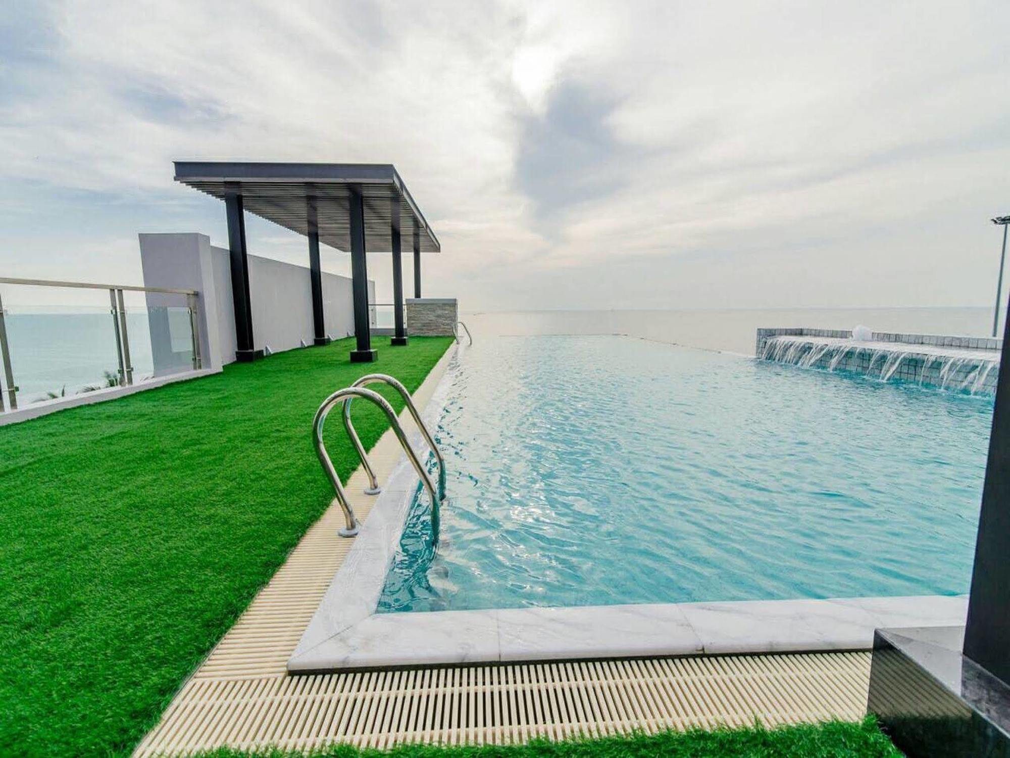 Panitar Haus Hotell Chonburi Exteriör bild
