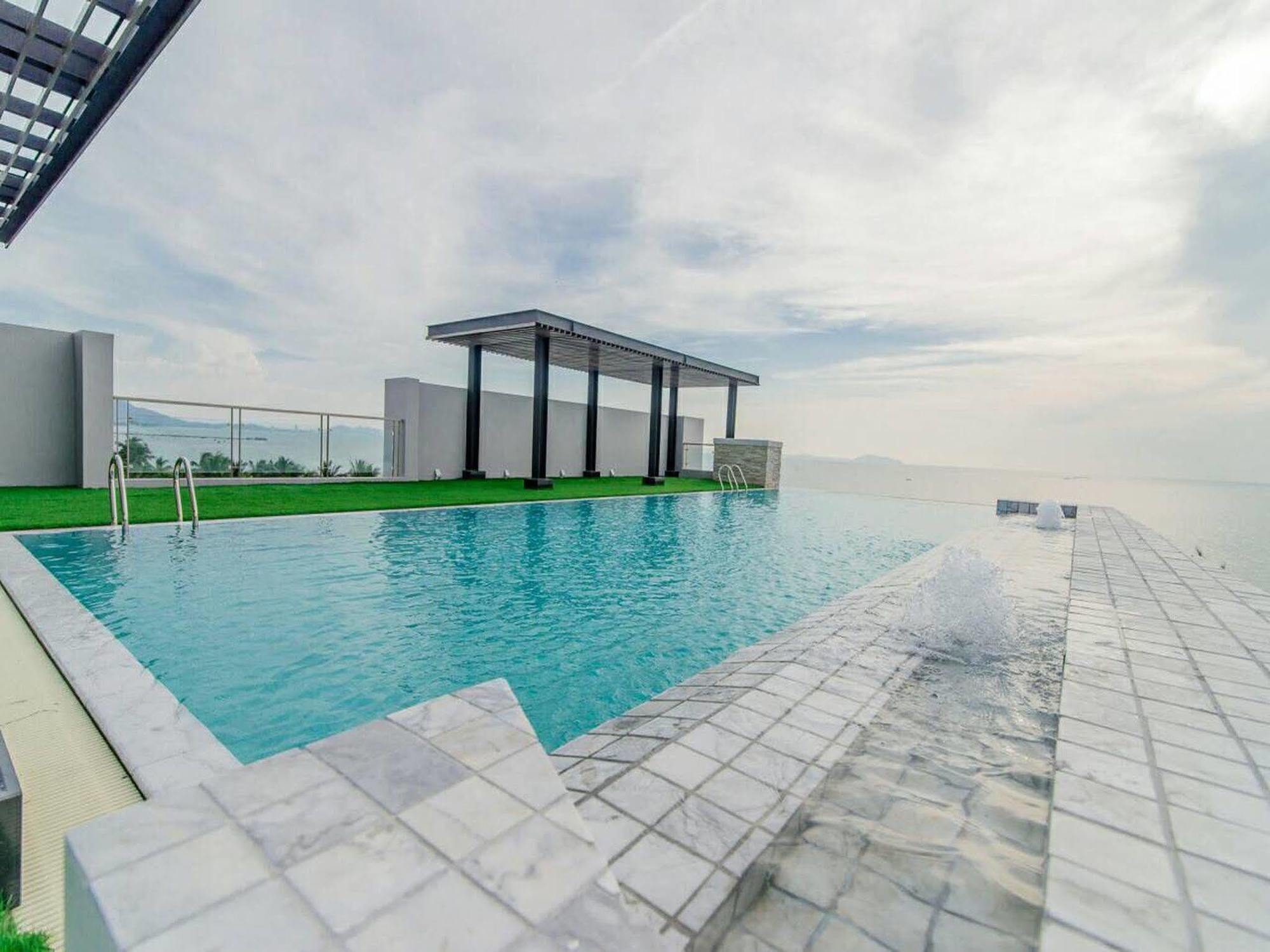 Panitar Haus Hotell Chonburi Exteriör bild