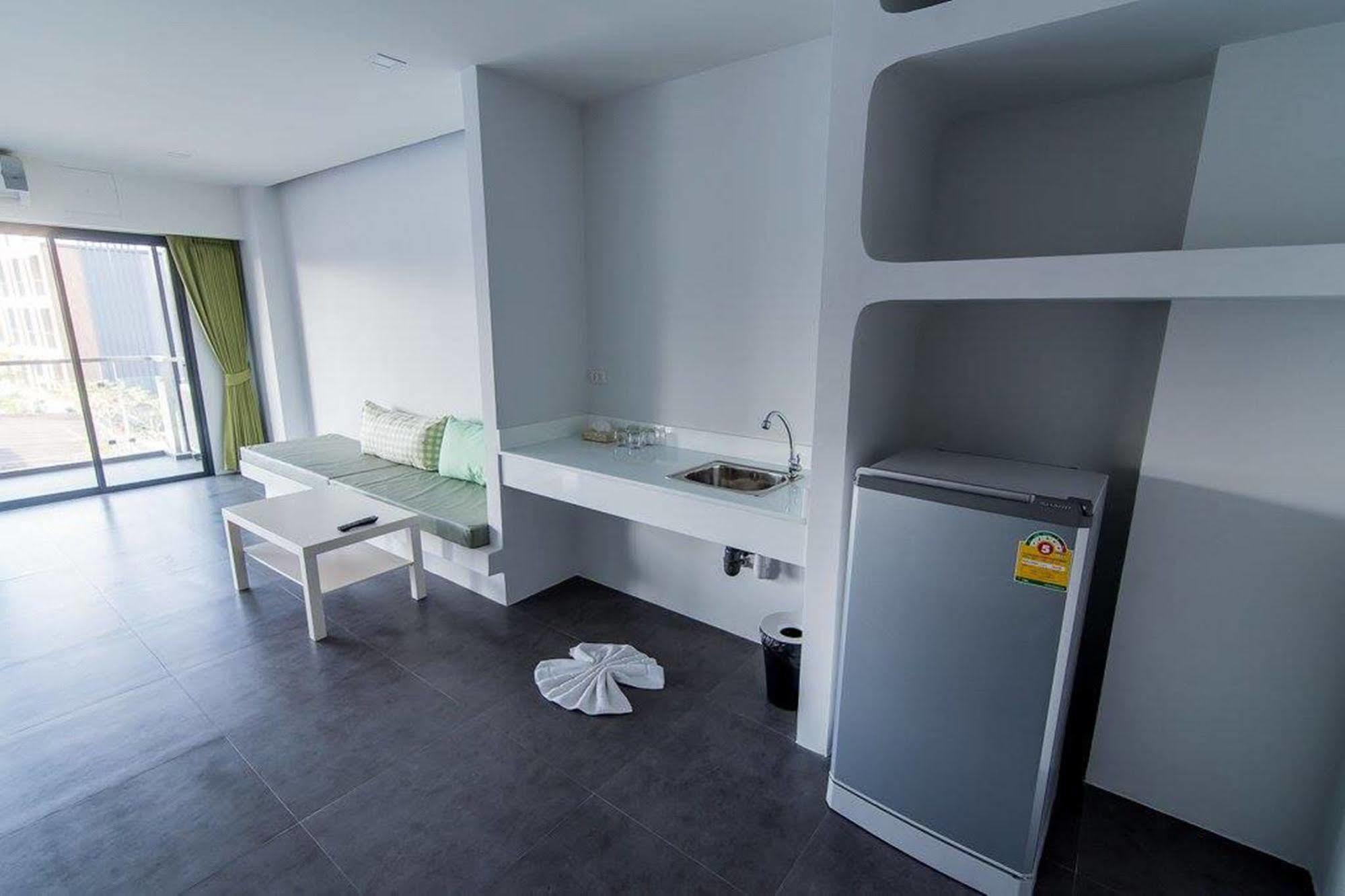 Panitar Haus Hotell Chonburi Exteriör bild