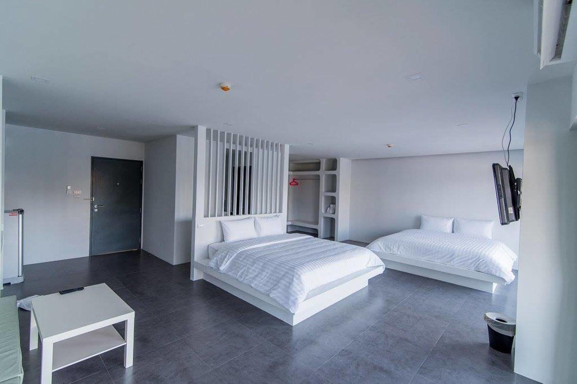 Panitar Haus Hotell Chonburi Exteriör bild