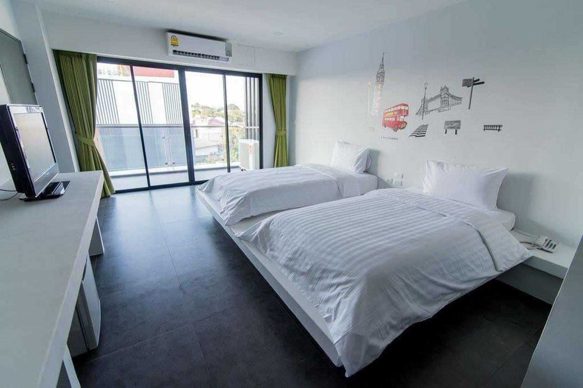 Panitar Haus Hotell Chonburi Exteriör bild