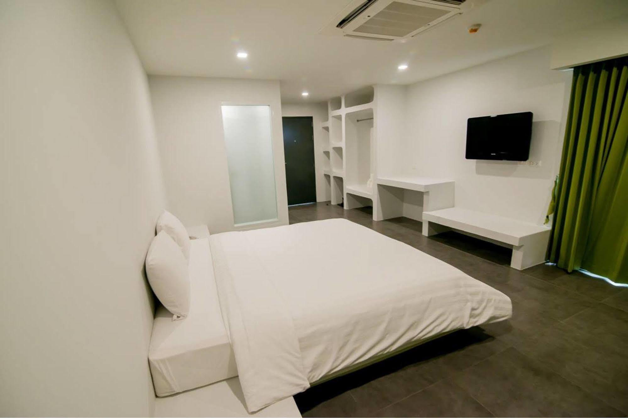 Panitar Haus Hotell Chonburi Exteriör bild