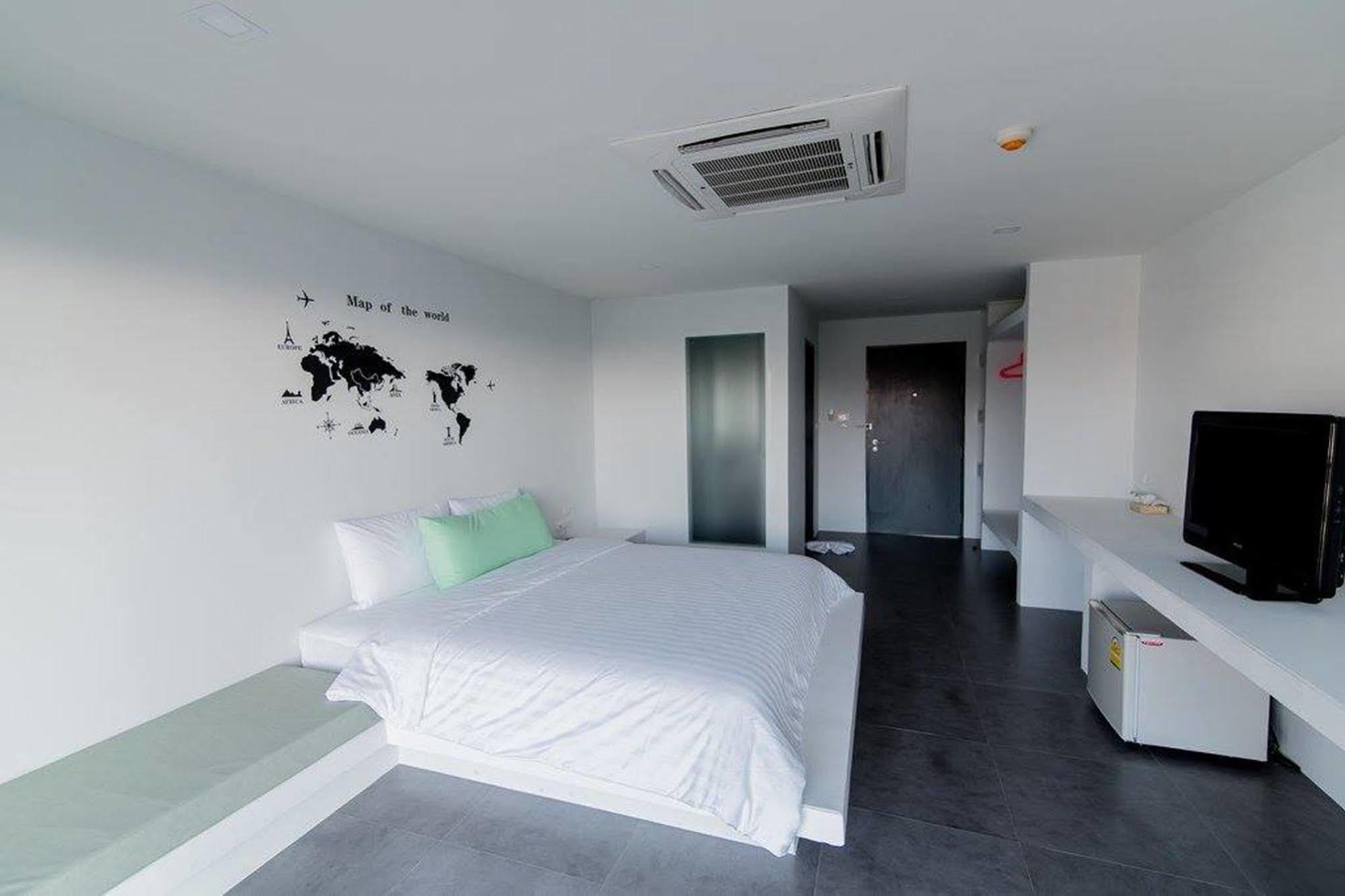 Panitar Haus Hotell Chonburi Exteriör bild