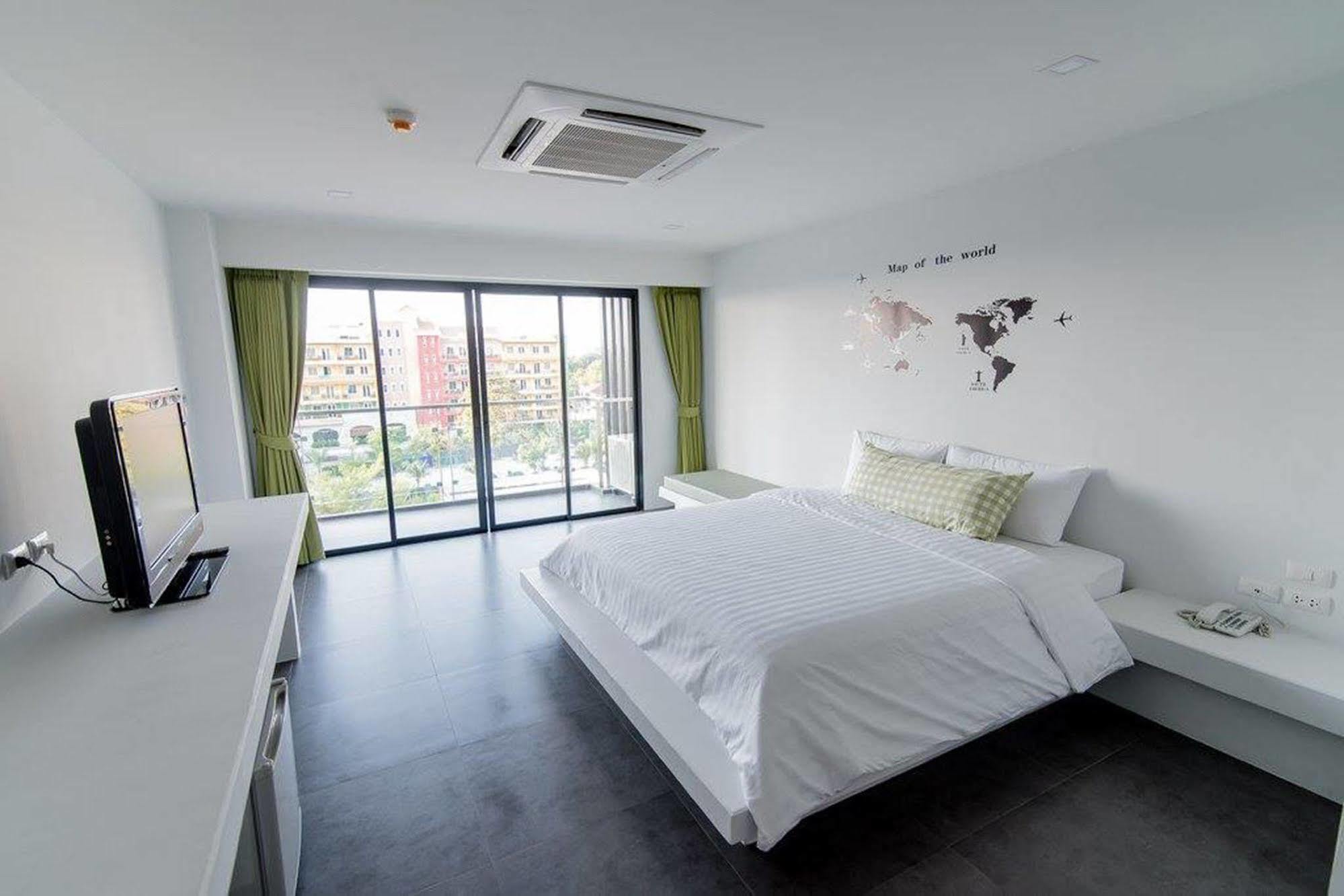 Panitar Haus Hotell Chonburi Exteriör bild